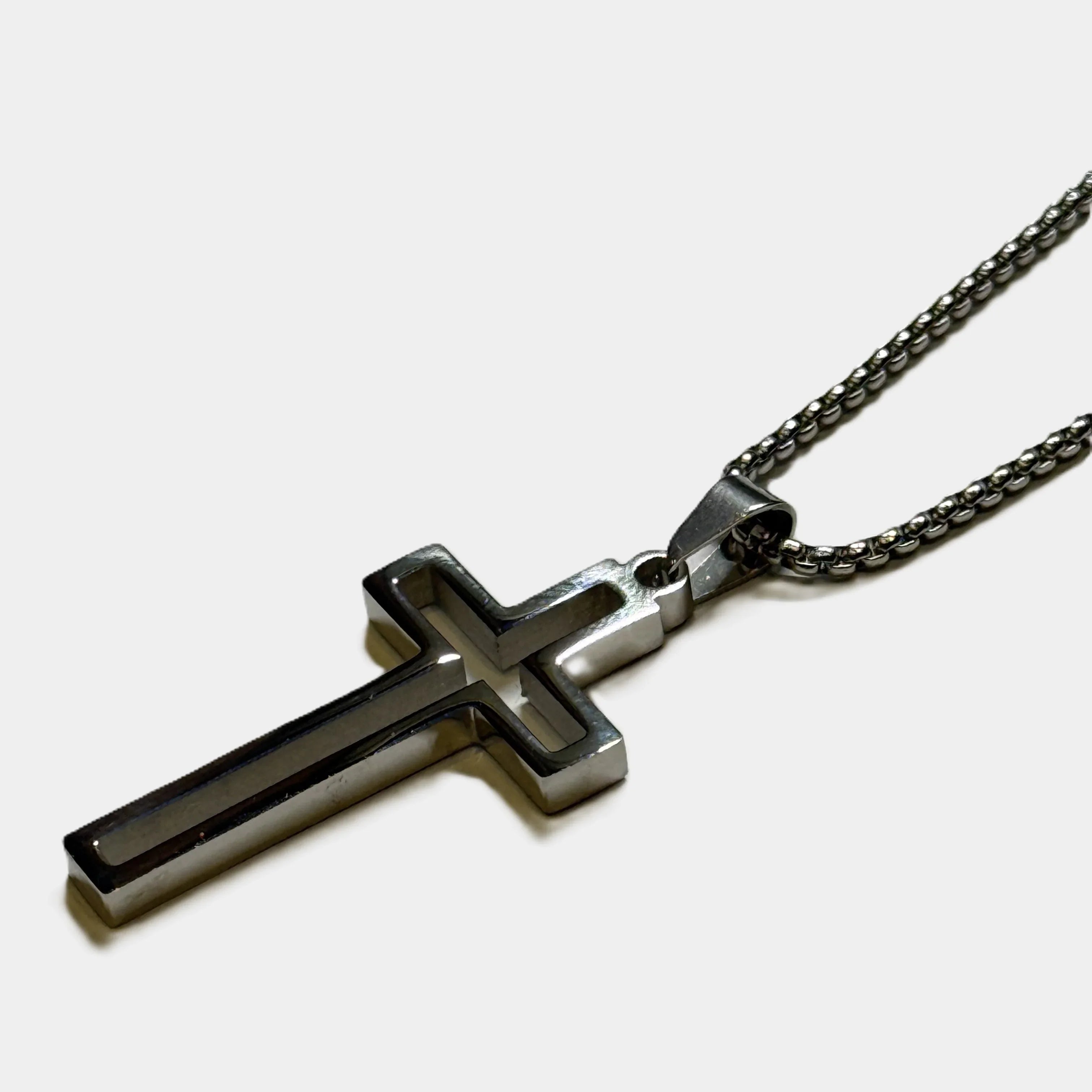 Halskette mit hohlem Kreuz - ManTrend