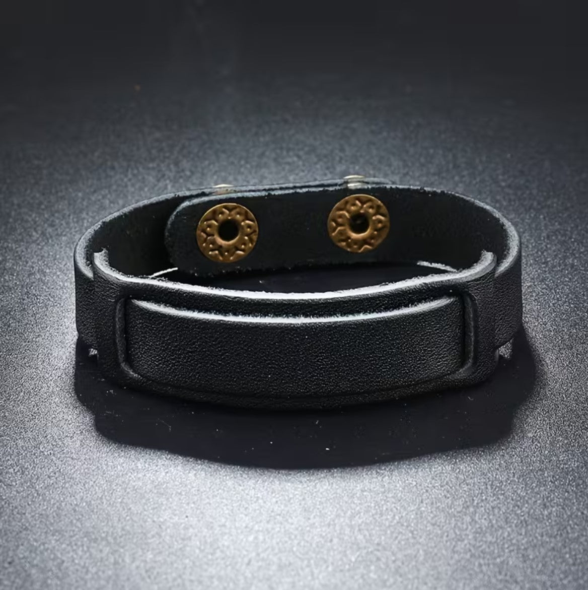 Schwarzes Lederarmband - ManTrend