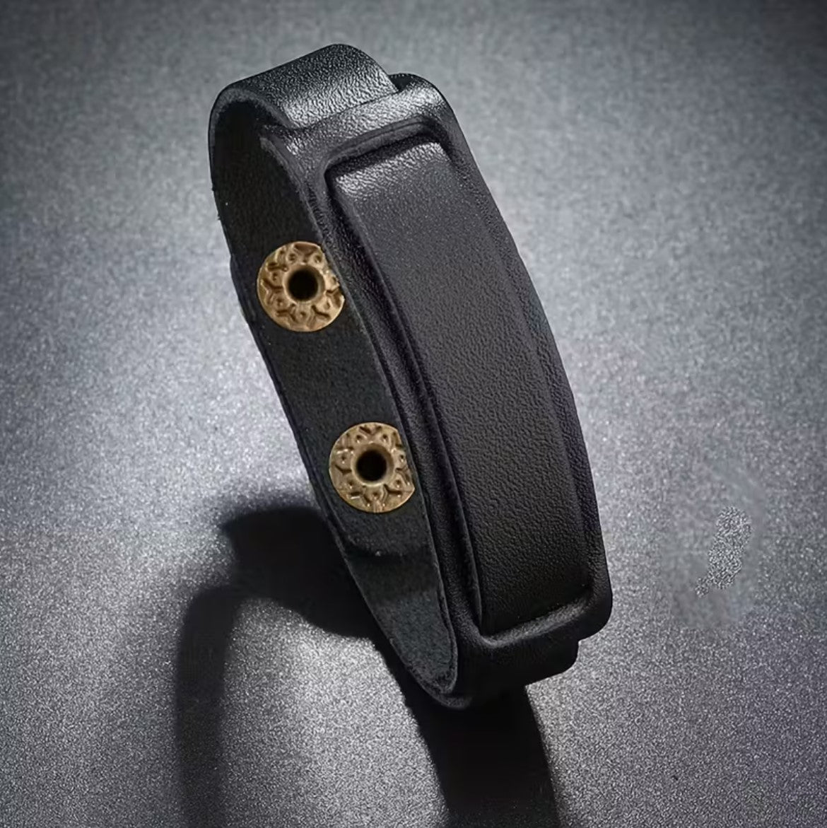 Schwarzes Lederarmband - ManTrend